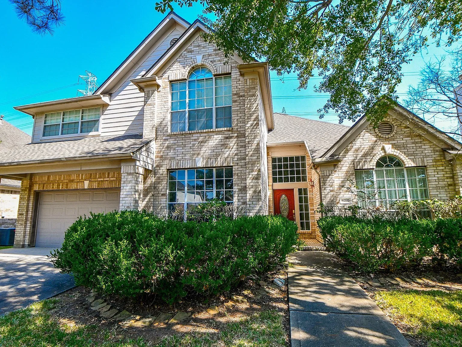4 bed, 2.5 bath, 3064 sqft, $3,000 — Photo 1