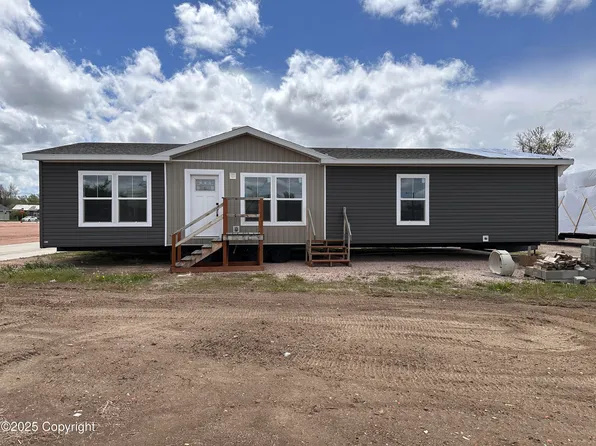 1504 Boysencreek Dr, Gillette, WY 82716