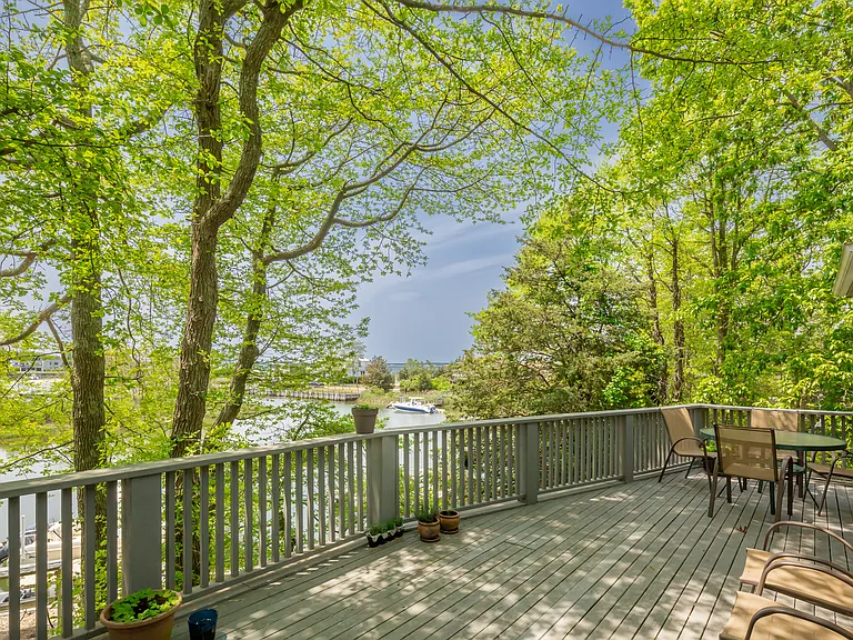 77 Lake Dr — Photo 10
