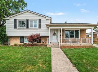 4717 Buckingham Dr, Warren, MI 48092