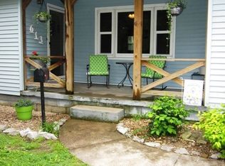 613 Elm St, Carmi, IL 62821