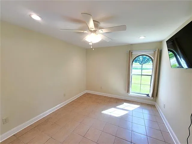 12801 River Rd — Photo 6