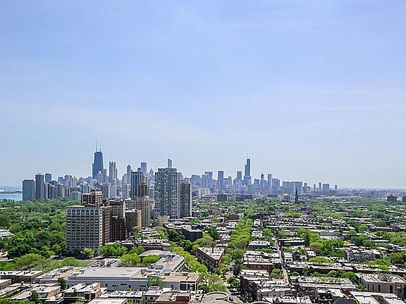 4th image of 2400 N Lakeview Ave #878401