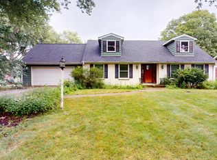 25W182 Fairmeadow Ln, Naperville, IL 60563