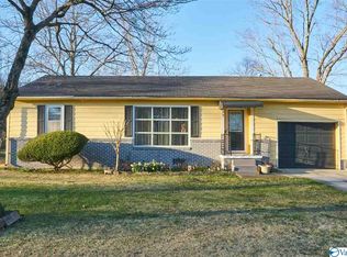 922 Carridale St SW, Decatur, AL 35601