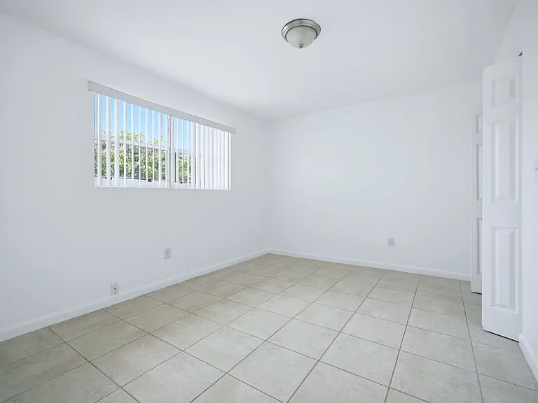 750 NW 56th St — Photo 25