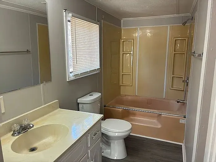 2 Crosby Ln — Photo 4