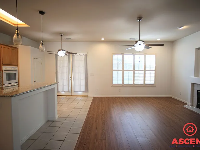 8407 Glenlakes Ct — Photo 5