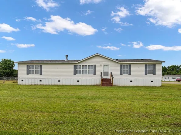 15 Remines Ct, Parkton, NC 28371