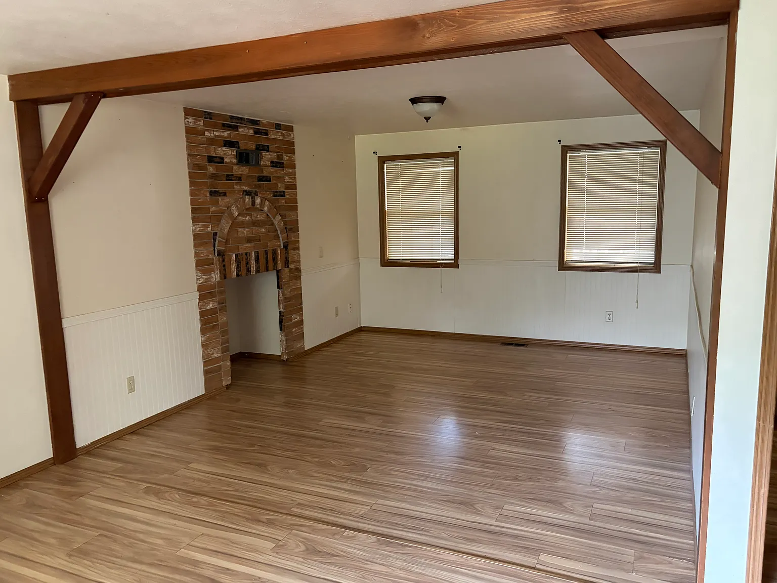 4 bed, 2.5 bath, 2500 sqft, $2,500 — Photo 4