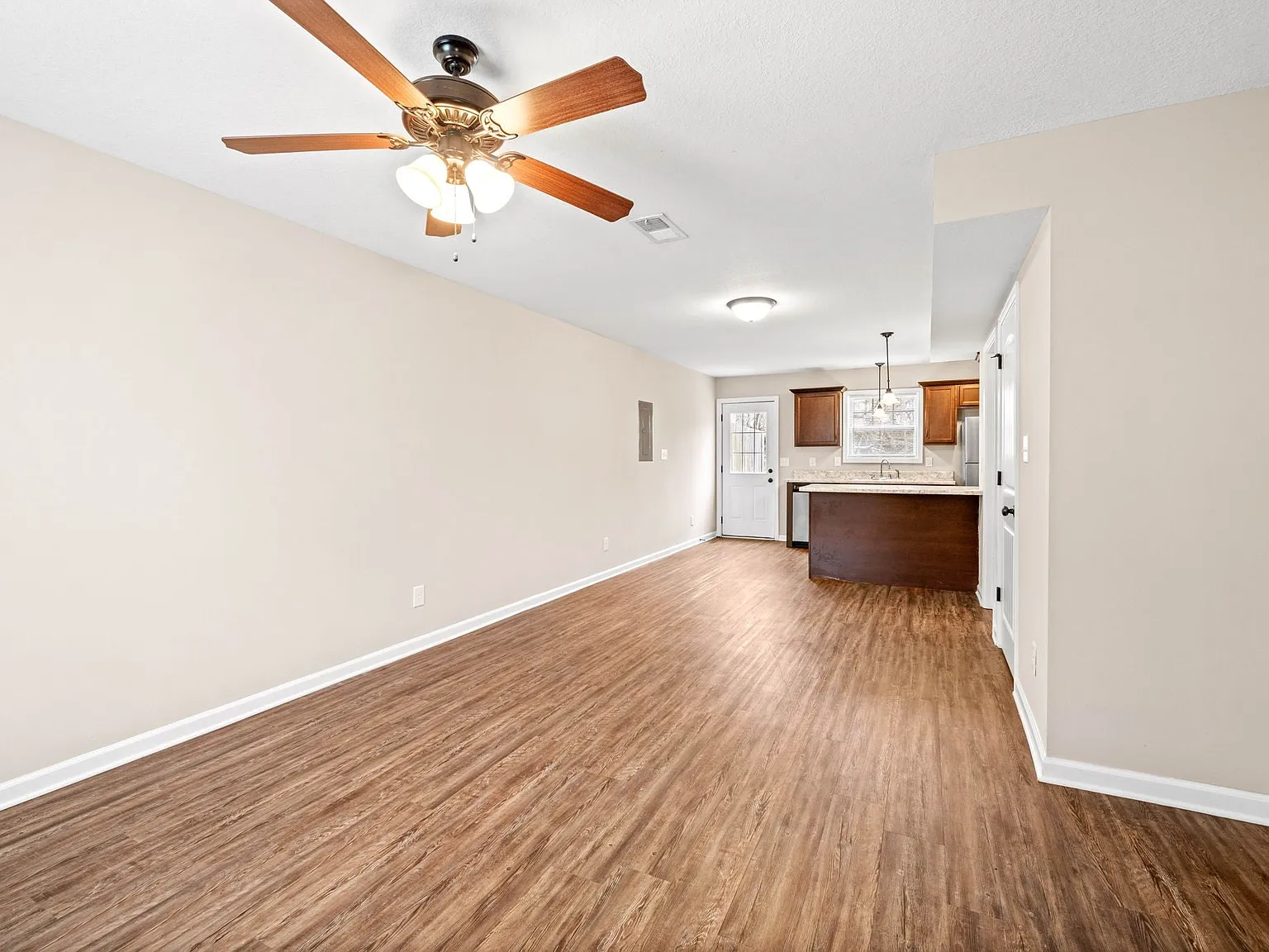 2 bed, 2.5 bath, 1200 sqft, $1,350 — Photo 4