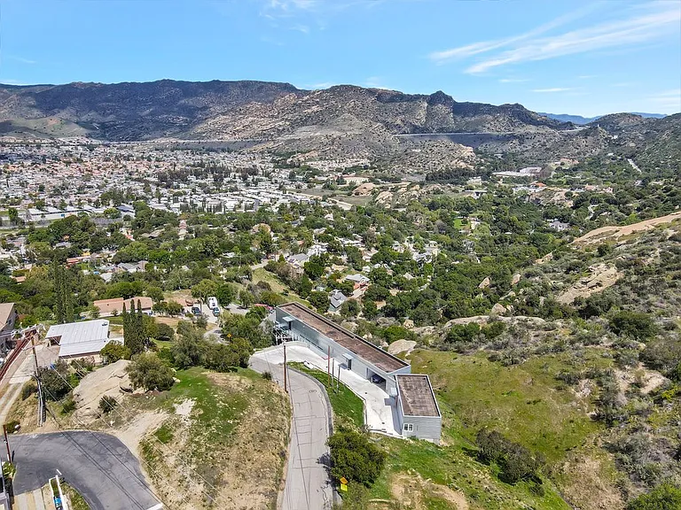 990 Alta Vista Rd — Photo 44