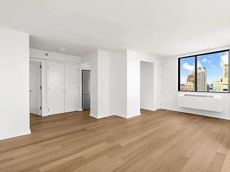 75 W End Ave #R20A — Photo 4