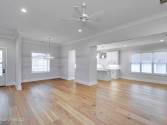 2nd image of 135 Paylors Way