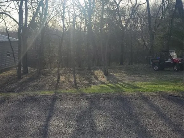 122 Rose Marie Dr, Linn Valley, KS 66040