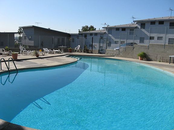 2nd image of 10777 Rose Ave APT 18