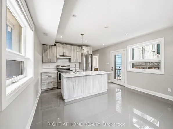31 Alma Ave Unit 1, Toronto, ON M6J 1N2