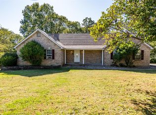 2463 Crestview Dr, High Ridge, MO 63049