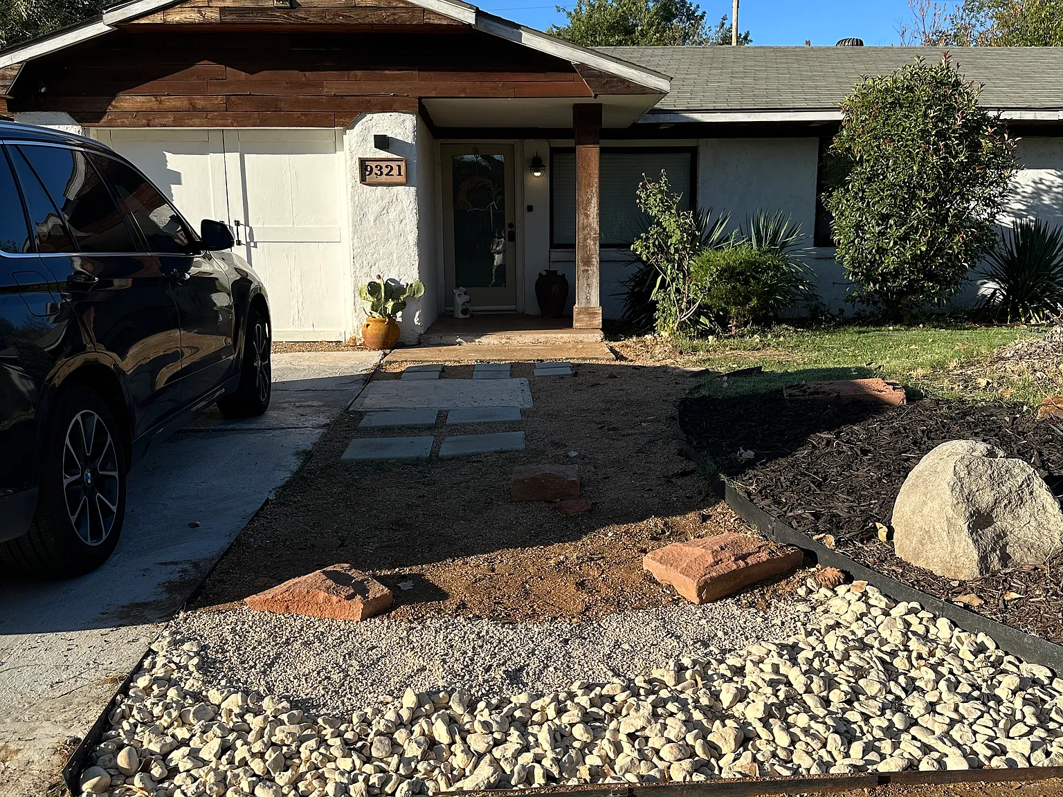3 bed, 995 sqft, $1,300 — Photo 1