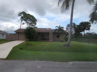 1433 SE Navajo Ln, Pt Saint Lucie, FL 34953