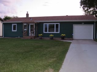 1721 5th Ave NE, Jamestown, ND 58401