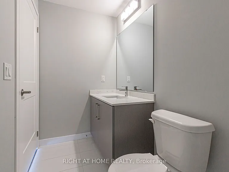 15 Queen St S #1014 — Photo 22