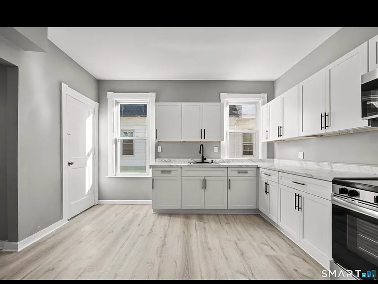 362-364 Sigourney St #2 — Photo 3