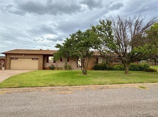 1003 S 3rd St, Cheyenne, OK 73628