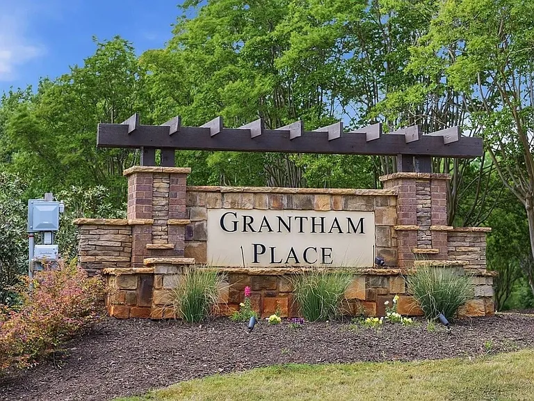2527 Grantham Place Dr — Photo 16