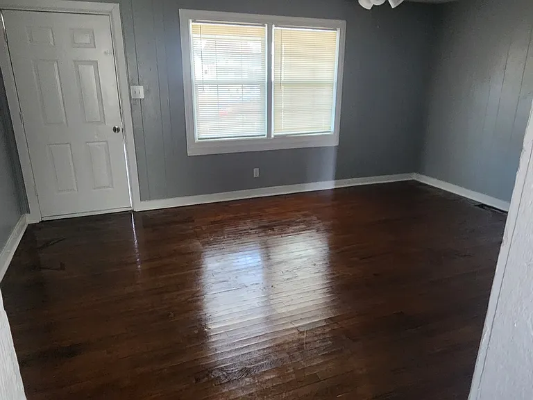 3904 Gaston Dr — Photo 1