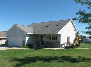 1305 Pioneer Rd, Watertown, WI 53098