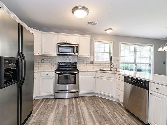 3rd image of 245 Timothy Dr