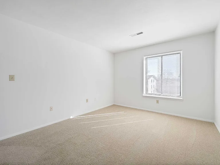 Foxridge Apartment Homes — Photo 156