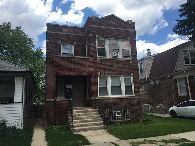 1st image of 5046 W Cornelia Ave #1