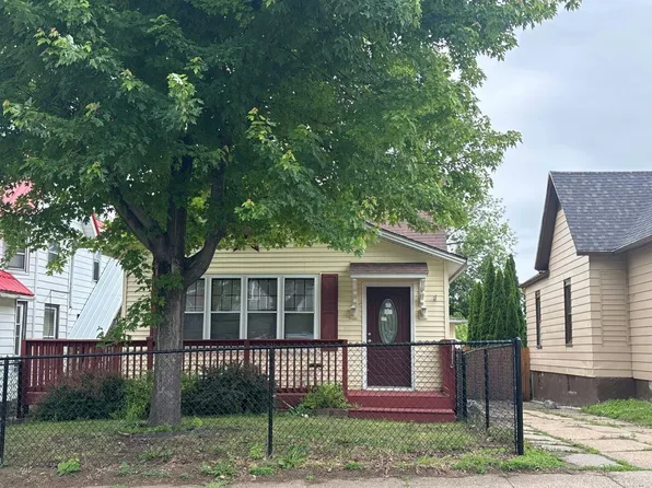 752 9th Ave S, Clinton, IA 52732