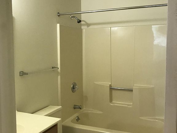 4th image of 13 Colatosti Pl APT 5