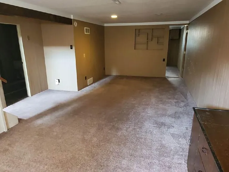 712 E Seerley Blvd — Photo 8