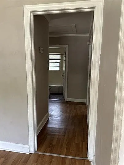 141 Anderson St — Photo 2