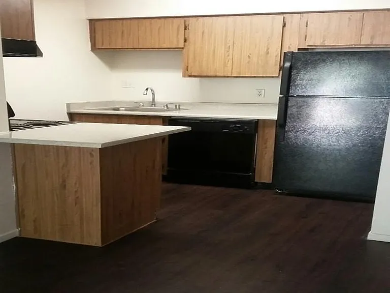 Eastridge Apartments — Photo 28
