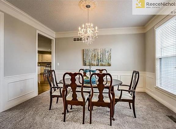 Chic Spacious Dining Room!