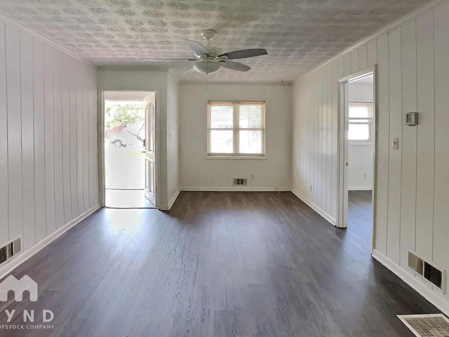 2 bed, 1.0 bath, 700 sqft, $1,205 — Photo 2