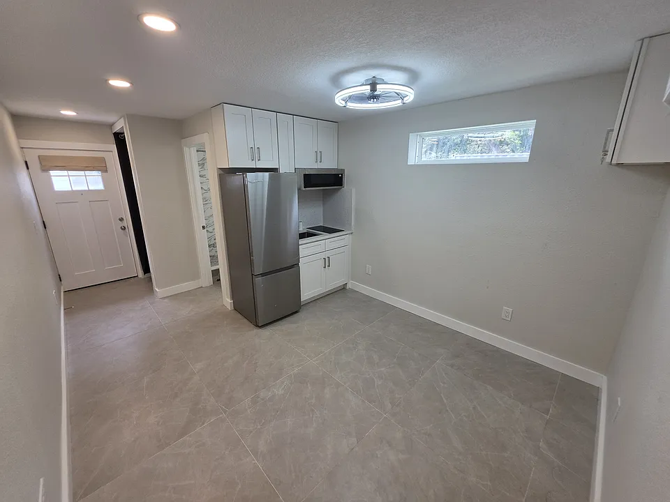 4309 W North B St #100