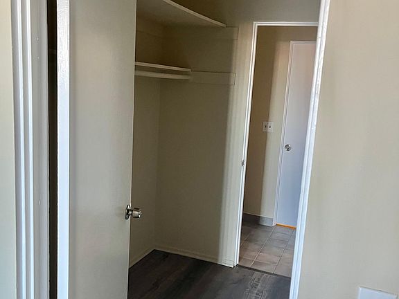 4th image of 5454 Zelzah Ave APT 203
