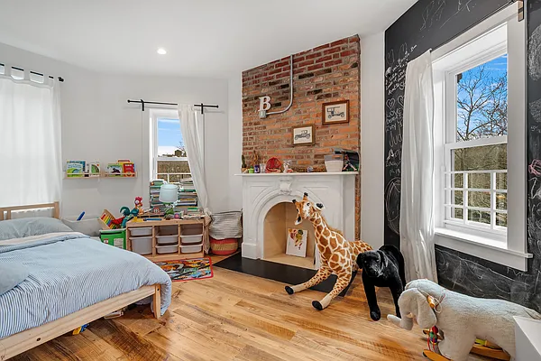 Rented by Compass | media 12