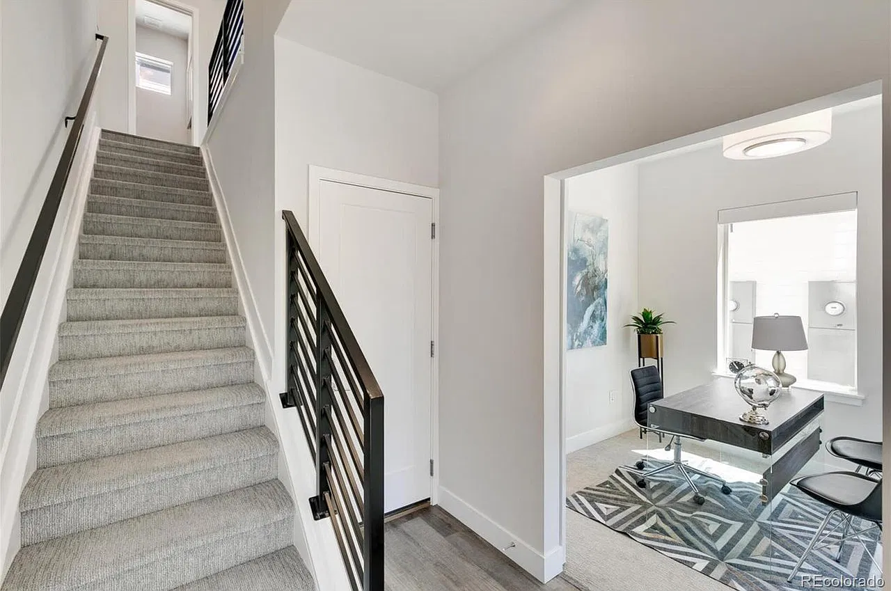 2 bed, 2.5 bath, 1296 sqft, $2,685 — Photo 3