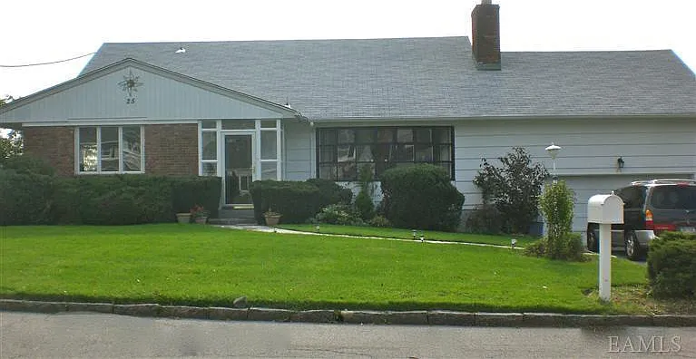 25 Winchester Oval — Photo 8