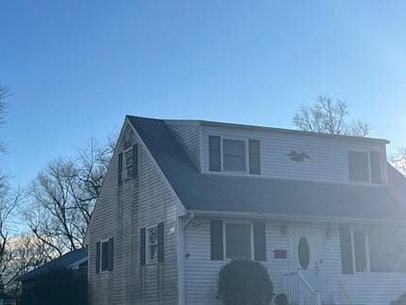 3rd image of 103 Chestnut St