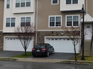 28 Pavek Cir, Monroe, NY 10950