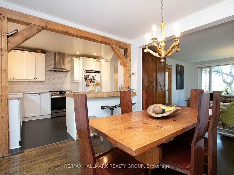 42 Glengarry Rd — Photo 9