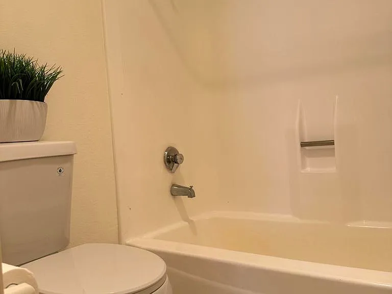 1032 Royal Oaks Dr #C — Photo 7